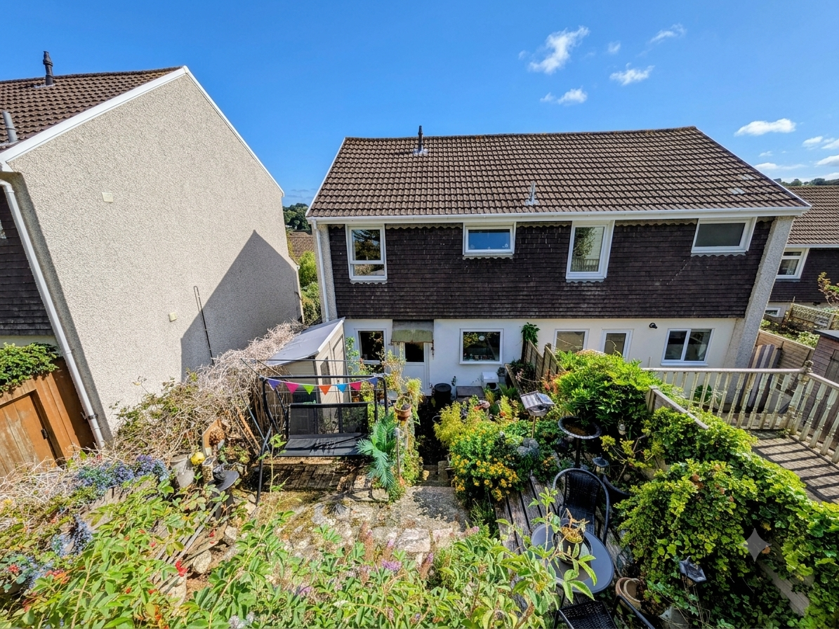 3 bed property in Carew Pole Close, Truro